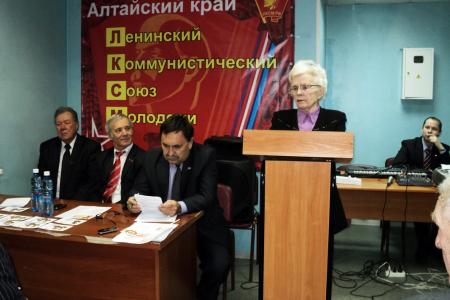 Барнаул. Даешь обновленный социализм к столетию Ленинского комсомола!