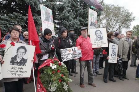 Москва. Панихида по погибшим в ходе расстрела демонстрации в Останкино 3 октября 1993 года