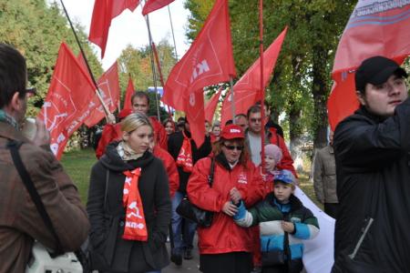 Ленинградские комсомольцы приняли участие в марше «Антикапитализм» в Великом Новгороде