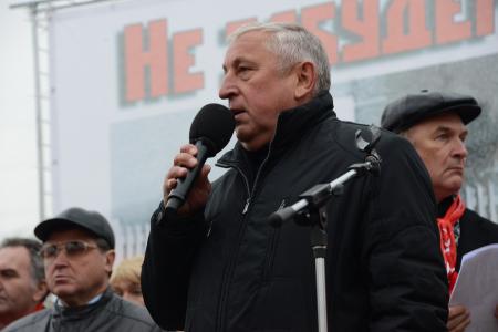"Эхо Москвы". Г.А.Зюганов на митинге памяти павших 20 лет назад защитников Дома Советов: "Нам как никогда требуется единство русских"