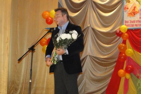 Детский дом в Амурском селе Поярково, пострадавший от наводнения,  получил сертификат на сто тысяч рублей от ЦК КПРФ 