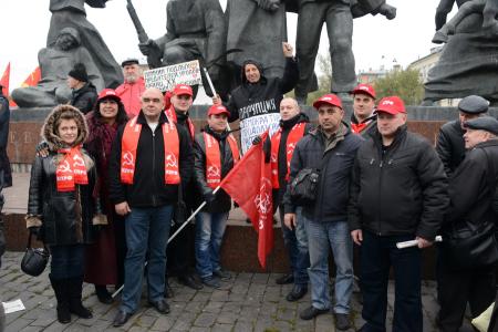 "Эхо Москвы". Г.А.Зюганов на митинге памяти павших 20 лет назад защитников Дома Советов: "Нам как никогда требуется единство русских"