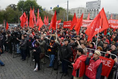 "Эхо Москвы". Г.А.Зюганов на митинге памяти павших 20 лет назад защитников Дома Советов: "Нам как никогда требуется единство русских"