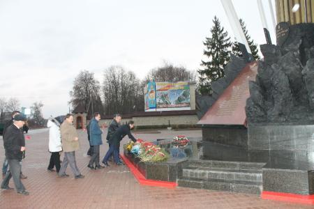 Делегации коммунистов поклонились В.И. Ленину в Пскове и А.С. Пушкину в Пушкинских горах