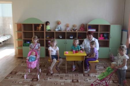 Нижегородские активисты КПРФ и женского движения провели акцию «Поможем мамочкам, чем можем»