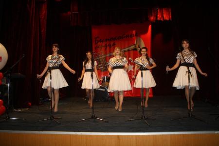 В Новосибирске прошел конкурс-фестиваль комсомольской песни «Беспокойные сердца»