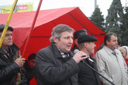 Новосибирцы почтили память защитников Верховного Совета