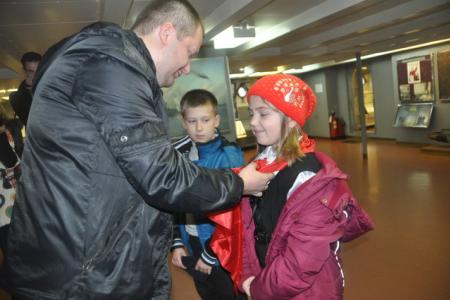 Мы выступаем за комсомолом! В Санкт-Петербург прибыла группа пионеров из Нижнего Новгорода