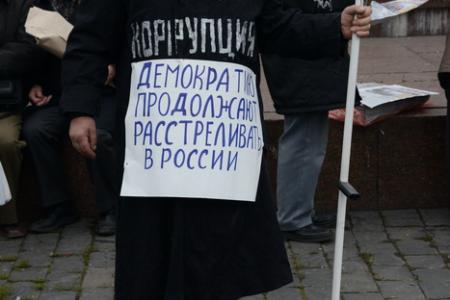 "Эхо Москвы". Г.А.Зюганов на митинге памяти павших 20 лет назад защитников Дома Советов: "Нам как никогда требуется единство русских"