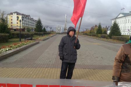Тобольские коммунисты вспомнили защитников Верховного Совета РСФСР