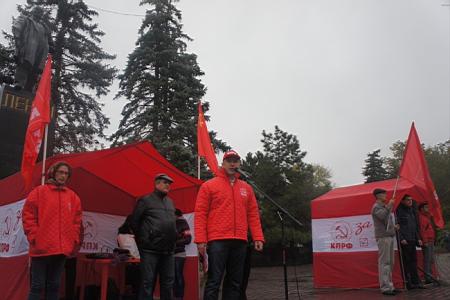 В Ростове прошел митинг, посвященный памяти защитников Дома Советов