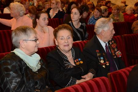 Московские коммунисты и комсомольцы провели торжественный вечер в Москве в честь 95-й годовщины создания ВЛКСМ