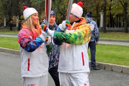Марьяна Наумова, рекордсменка мира из Спортивного Клуба КПРФ, приняла участие в эстафете Олимпийского огня