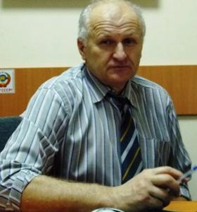 Алтайские коммунисты помогают пострадавшим от мошенников барнаульцам, объявившим голодовку