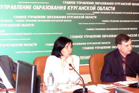 Курган. Коммунисты приняли участие в заседании областного родительского комитета