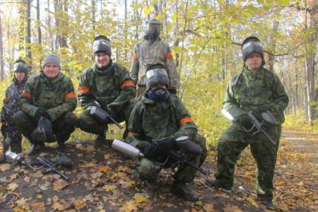 Победила дружба! В Самаре коммунисты и комсомольцы провели турнир по пейнтболу