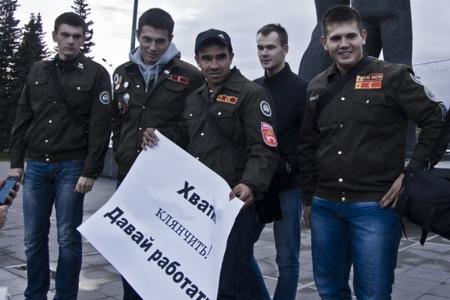 Новосибирск: Эстафету в борьбе за безлимитный проезд от пенсионеров приняли студенты