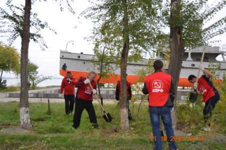 В городе-герое Волгограде прошел коммунистический субботник