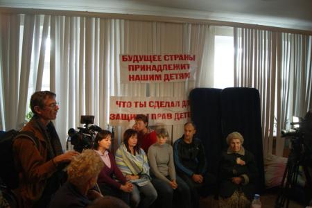 В Волгограде объявлена голодовка в знак протеста против политики региональных властей в отношении материнства и детства
