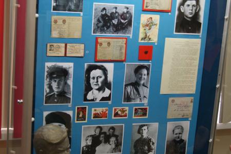 Волгоград. Коммунисты и комсомольцы организовали выставку, посвященную истории ВЛКСМ