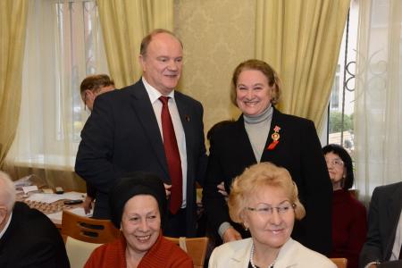 Г.А. Зюганов вручил памятные медали ЦК КПРФ «95 лет ВЛКСМ» участникам Общероссийского Штаба протестных действий