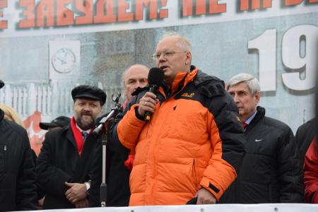"Эхо Москвы". Г.А.Зюганов на митинге памяти павших 20 лет назад защитников Дома Советов: "Нам как никогда требуется единство русских"