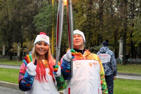 Марьяна Наумова, рекордсменка мира из Спортивного Клуба КПРФ, приняла участие в эстафете Олимпийского огня