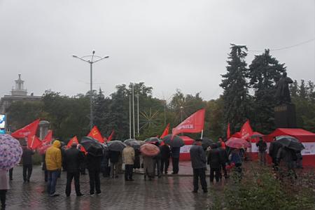 В Ростове прошел митинг, посвященный памяти защитников Дома Советов