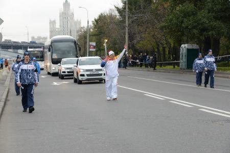 Видео. Г.А.Зюганов и представители КПРФ приняли участие в московском этапе эстафеты Олимпийского огня