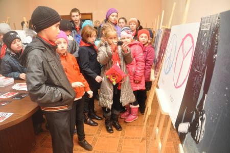 Мы выступаем за комсомолом! В Санкт-Петербург прибыла группа пионеров из Нижнего Новгорода