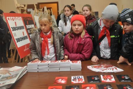 Мы выступаем за комсомолом! В Санкт-Петербург прибыла группа пионеров из Нижнего Новгорода