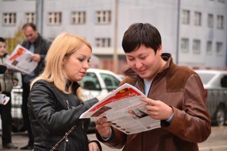 День Комсомола в Астрахани отметили автопробегом и пикетами