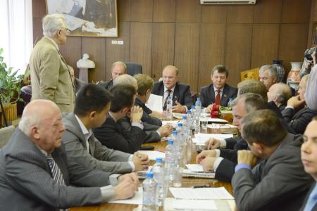 «Возрождение дружбы народов — это благороднейшая задача». Г.А. Зюганов принял участие в круглом столе в редакции газеты «Правда»