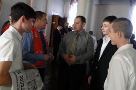 Курск. Коммунисты и комсомольцы провели торжественный вечер в честь 95-летия ВЛКСМ