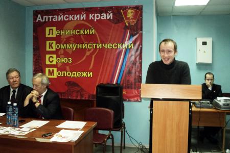Барнаул. Даешь обновленный социализм к столетию Ленинского комсомола!