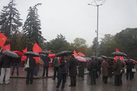 В Ростове прошел митинг, посвященный памяти защитников Дома Советов