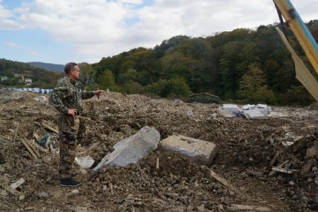 "Русская планета": Жители курортного поселка Кудепста в Сочи заблокировали въезды в незаконную промзону