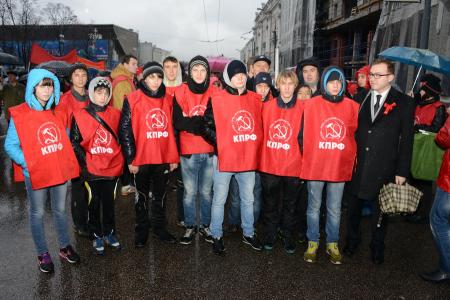 «Мы – наследники Красного Октября!» Шествие и митинг в Москве в честь 96-й годовщины Великой Октябрьской социалистической революции