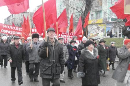 Алтайские коммунисты 7 ноября потребовали отставки  губернатора и Правительства 