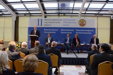 Г.А. Зюганов: Чтобы решить стоящие перед нами проблемы, надо устранить перекосы в Конституции