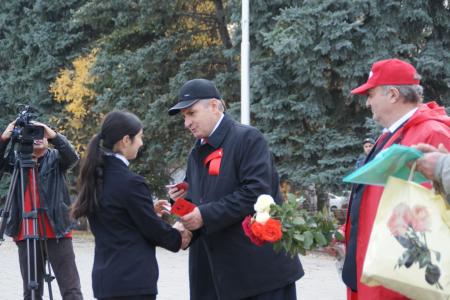 И вновь продолжается бой! 7 ноября 2013 года в Карачаево-Черкесии состоялись митинги, возложения цветов и собрания, объединенные массовым автопробегом