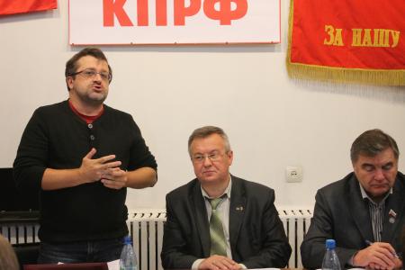 Стратегический курс – победа на выборах  губернатора. В Пскове прошел семинар-совещание первых секретарей районных Комитетов КПРФ