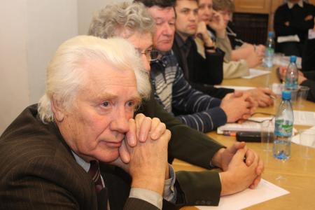 Стратегический курс – победа на выборах  губернатора. В Пскове прошел семинар-совещание первых секретарей районных Комитетов КПРФ