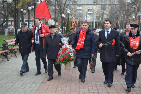 Туляки требуют отправить правительство в отставку и вернуть годовщину Великого Октября в календарь государственных праздников
