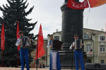 Праздник, который всегда с нами. Празднование годовщины Октября в Северной Осетии