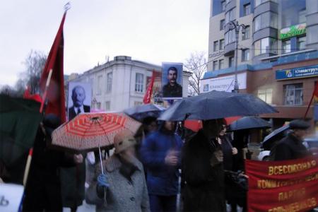 В Курске 7 ноября были демонстрация, митинг и праздничный салют