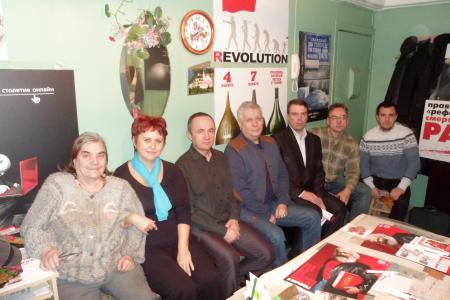 Санкт-Петербург. Коммунисты пригласили на свое собрание художника-плакатиста И.Г. Петрыгина-Родионова
