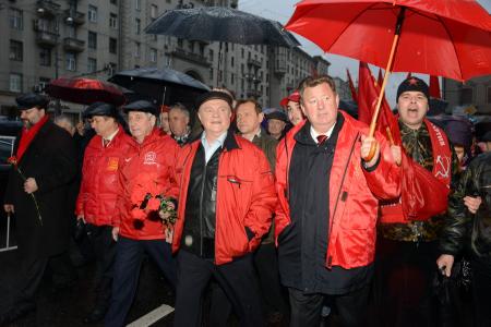 «Мы – наследники Красного Октября!» Шествие и митинг в Москве в честь 96-й годовщины Великой Октябрьской социалистической революции