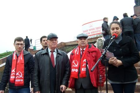 Долой министров-капиталистов! Коммунисты Татарстана провели митинг в честь годовщины Великого Октября