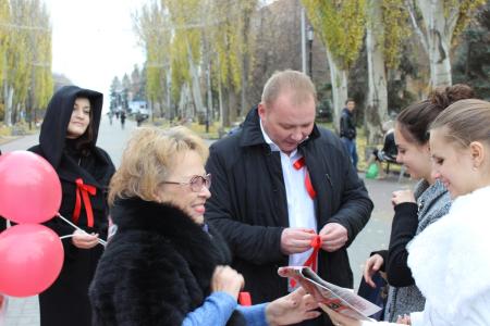 Сталинградские коммунисты в День Октябрьской революции провели марш-митинг